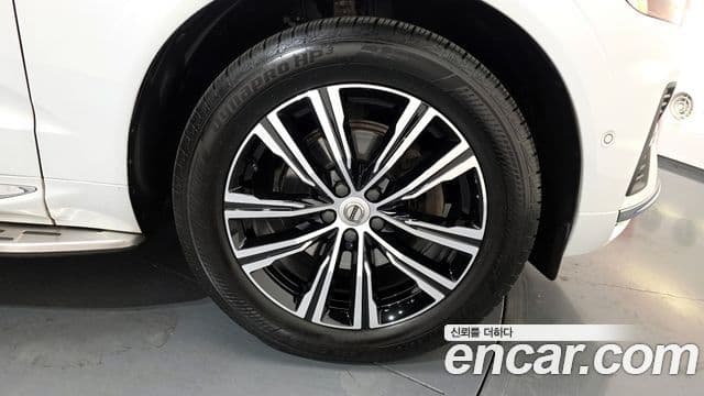 Volvo XC60 2022 — фото 5 из 20
