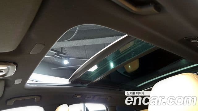 Volvo XC60 2022 — ფოტო 19/20