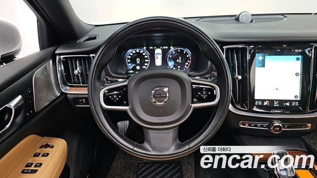 Volvo S60 2021 — фото 13 из 20
