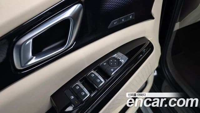 Kia Carnival 2021 — фото 17 из 20