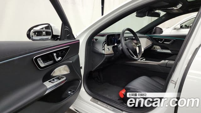 Mercedes-Benz E-Class 2025 — ფოტო 10/20