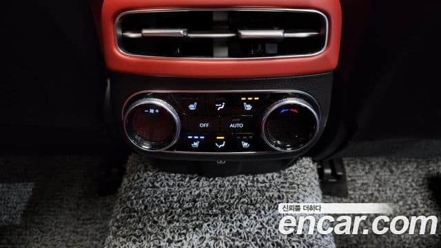 Genesis GV70 2023 — Şəkil 18/20
