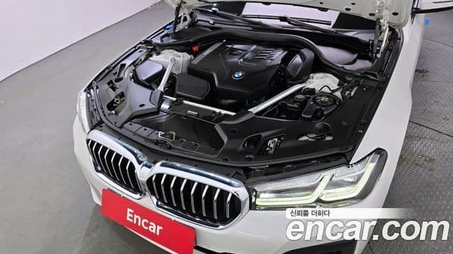 BMW 5 Series 2023 — ფოტო 6/20