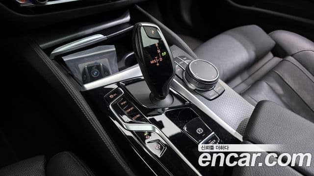 BMW 5 Series 2023 — ფოტო 9/20
