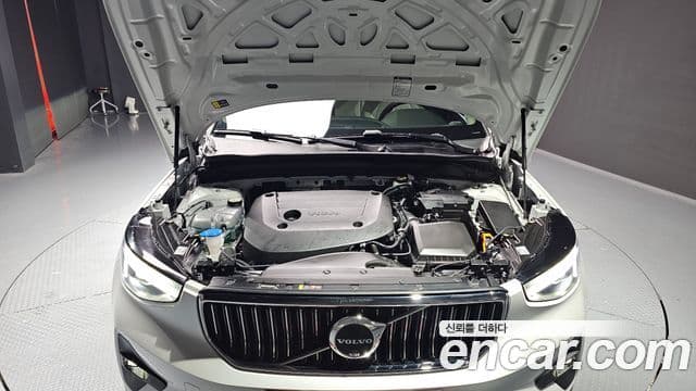 Volvo XC40 2024 — фото 6 из 20