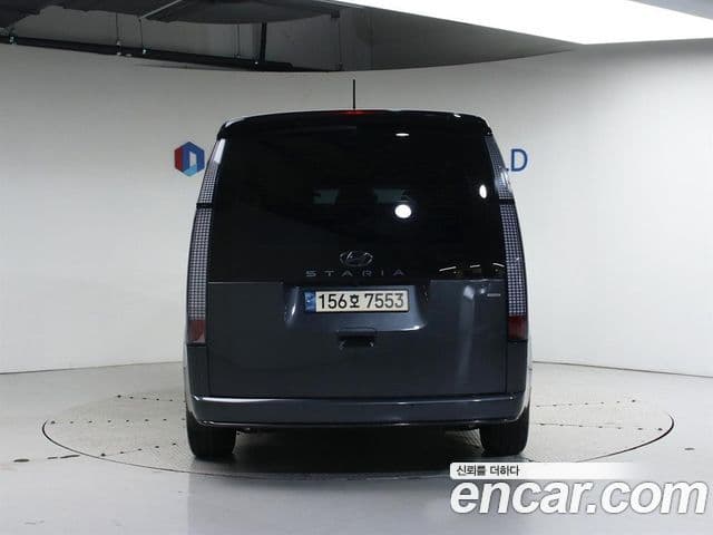 Hyundai Staria 2022 — ფოტო 4/20