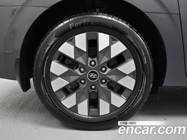 Hyundai Staria 2022 — фото 5 из 20