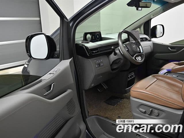 Hyundai Staria 2022 — ფოტო 11/20