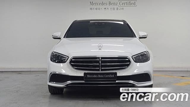 Mercedes-Benz E-Class 2022 — ფოტო 19/20