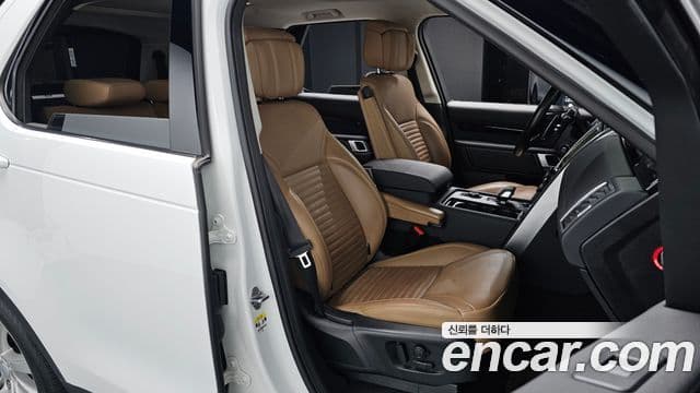 Land Rover Discovery 5 2022 — ფოტო 10/20