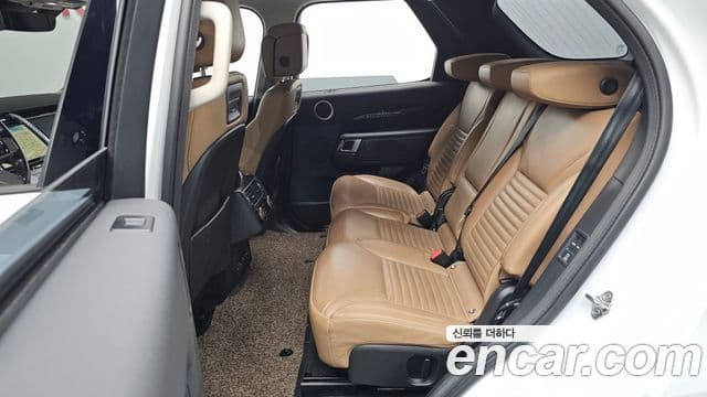 Land Rover Discovery 5 2022 — ფოტო 12/20