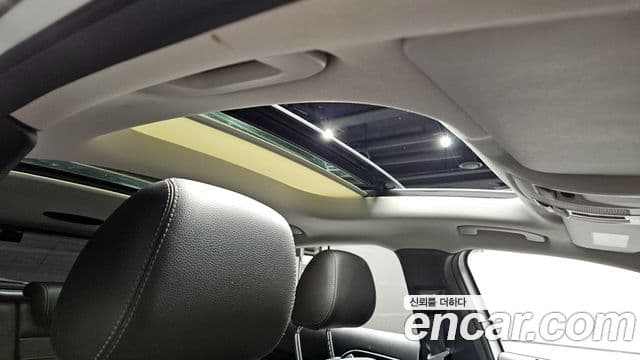 Mercedes-Benz GLA-Class 2018 — Şəkil 19/20