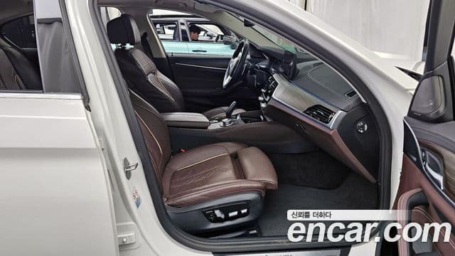 BMW 5 Series 2022 — ფოტო 11/20