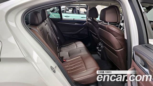 BMW 5 Series 2022 — ფოტო 12/20