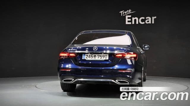 Mercedes-Benz E-Class 2020 — ფოტო 4/20
