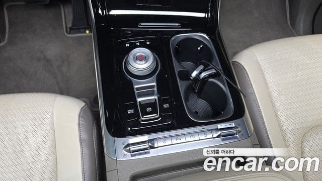 Kia Carnival 2023 — ფოტო 9/20