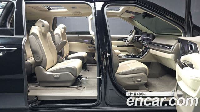 Kia Carnival 2023 — ფოტო 11/20