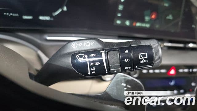 Kia Carnival 2023 — ფოტო 18/20