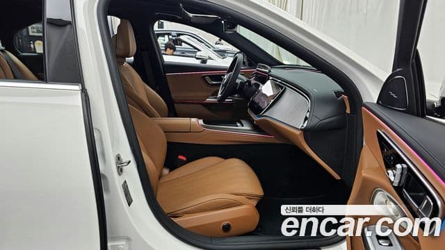 Mercedes-Benz E-Class 2025 — фото 11 из 20