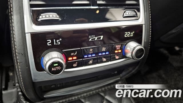 BMW 7 Series 2018 — ფოტო 17/20