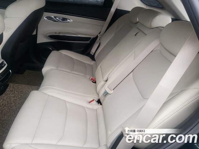 Genesis GV70 2021 — ფოტო 8/16