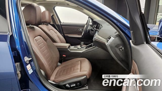 BMW 3 Series 2021 — фото 10 из 20