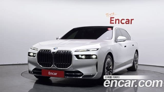 BMW 7 Series 2023 — ფოტო 1/20