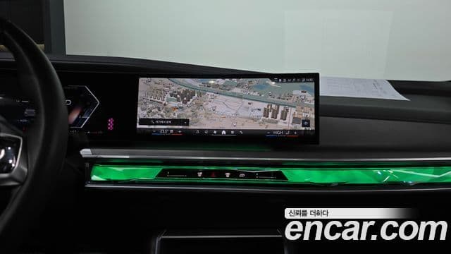 BMW 7 Series 2023 — фото 15 из 20