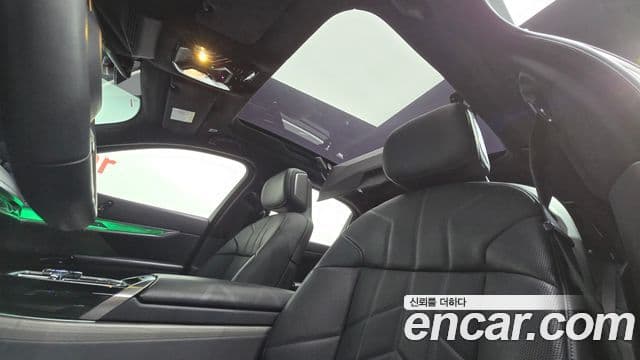 BMW 7 Series 2023 — ფოტო 19/20