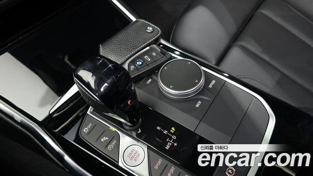 BMW 3 Series 2022 — фото 9 из 20