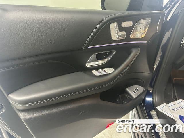 Mercedes-Benz GLS-Class 2021 — фото 15 из 17