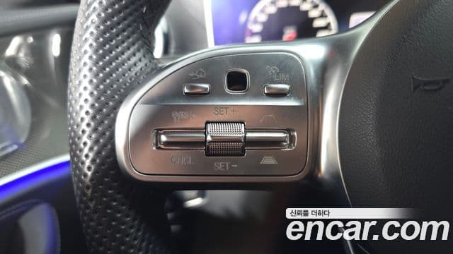 Mercedes-Benz E-Class 2019 — ფოტო 18/20