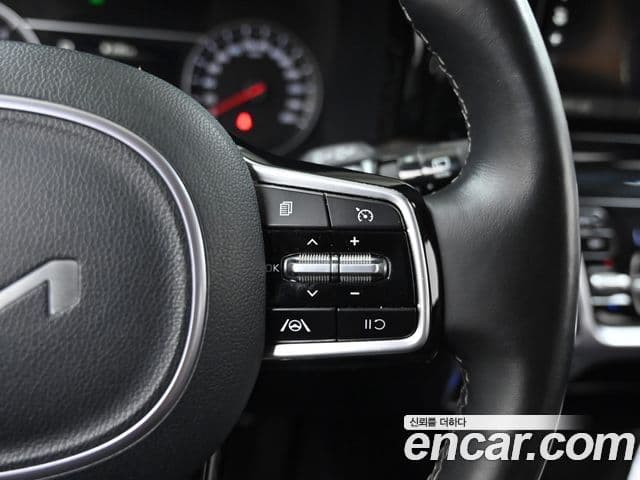 Kia Sorento 2023 — фото 18 из 20