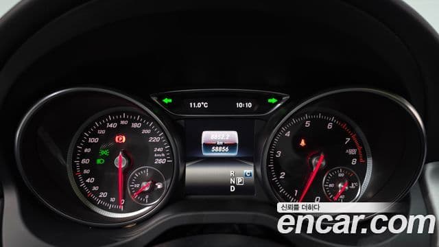 Mercedes-Benz GLA-Class 2019 — ფოტო 8/20