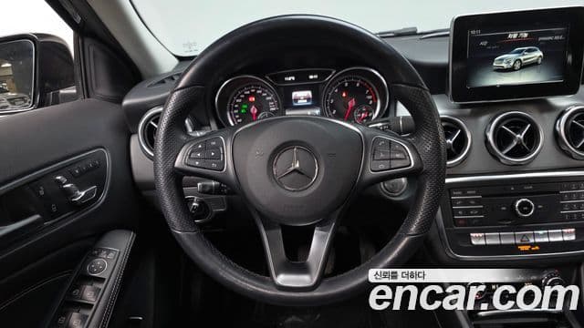 Mercedes-Benz GLA-Class 2019 — ფოტო 13/20