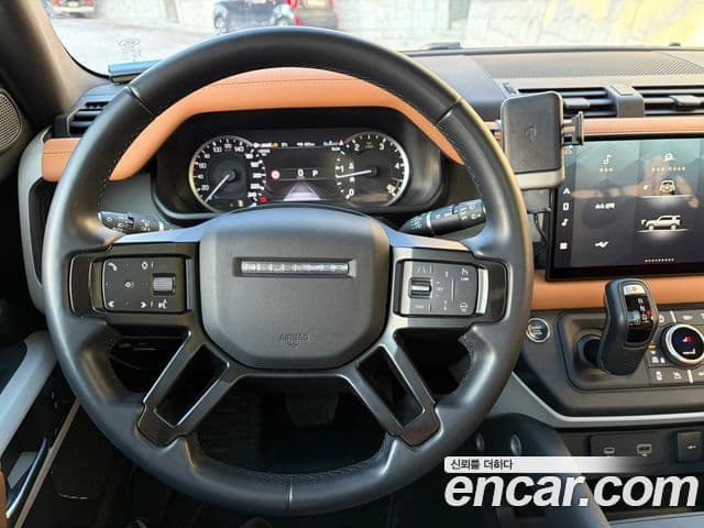 Land Rover Defender 2023 — ფოტო 15/19
