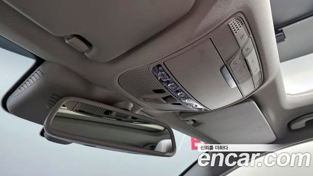 Mercedes-Benz C-Class 2018 — ფოტო 19/20
