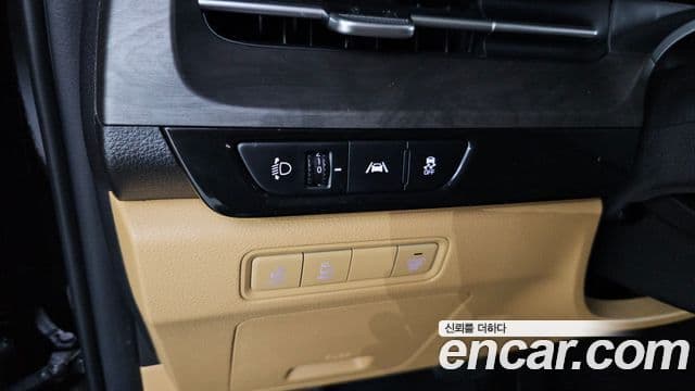 Kia Carnival 2023 — Şəkil 17/20