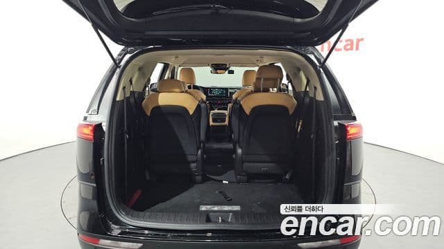 Kia Carnival 2023 — ფოტო 20/20