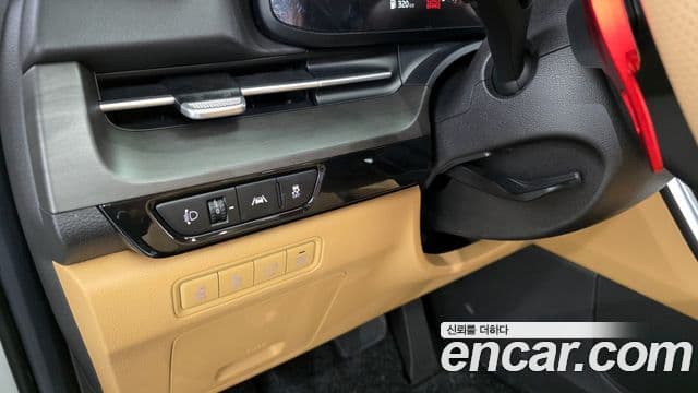 Kia Carnival 2020 — ფოტო 15/20