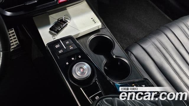 Kia K8 2021 — ფოტო 8/20