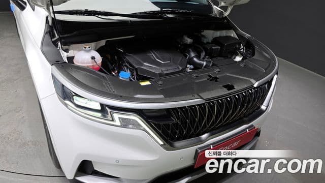 Kia Carnival 2022 — фото 6 из 20