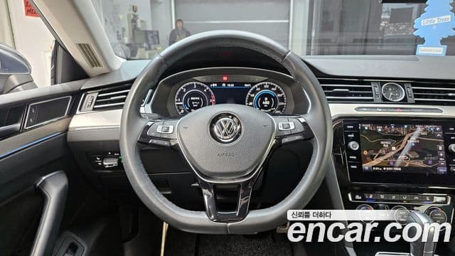 Volkswagen Arteon 2018 — ფოტო 14/20