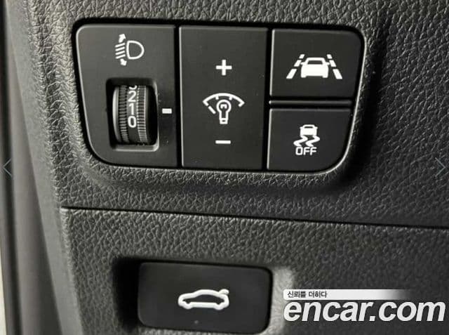 Kia K5 2023 — фото 12 из 16