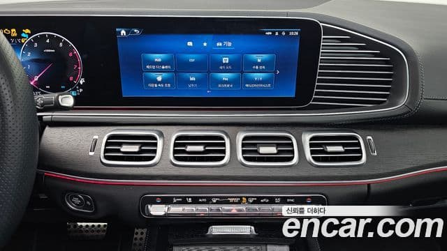 Mercedes-Benz GLE-Class 2025 — Photo 15/20