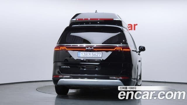 Kia Carnival 2022 — фото 4 из 20