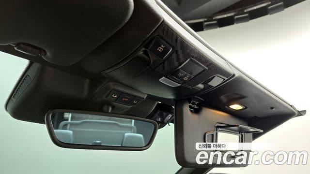 Mercedes-Benz C-Class 2018 — Photo 10/20
