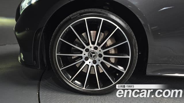 Mercedes-Benz CLS-Class 2021 — Photo 5/20