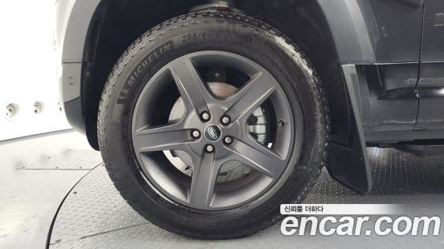 Land Rover Defender 2025 — ფოტო 5/20