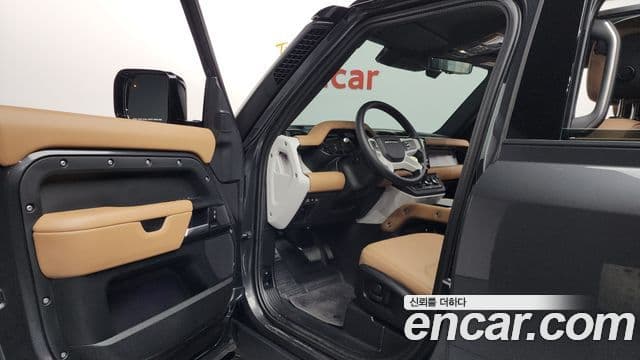 Land Rover Defender 2025 — ფოტო 10/20